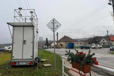 záber na mobilnú stanicu v Ratnovciach