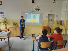 Lecturer with the kids