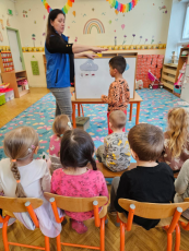Lecturer with the kids