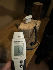 Informative measurement with moisture meter