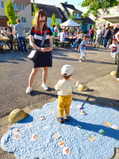 Kids at the info point